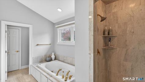 4 Thistle Hollow Avon CT 06001