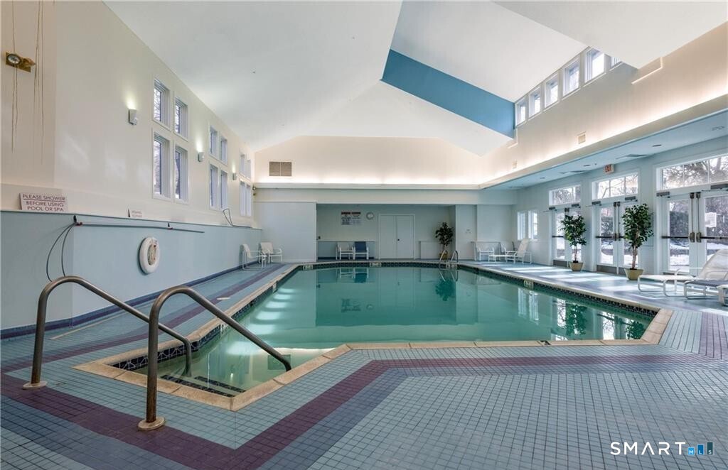 4 Thistle Hollow Avon CT 06001