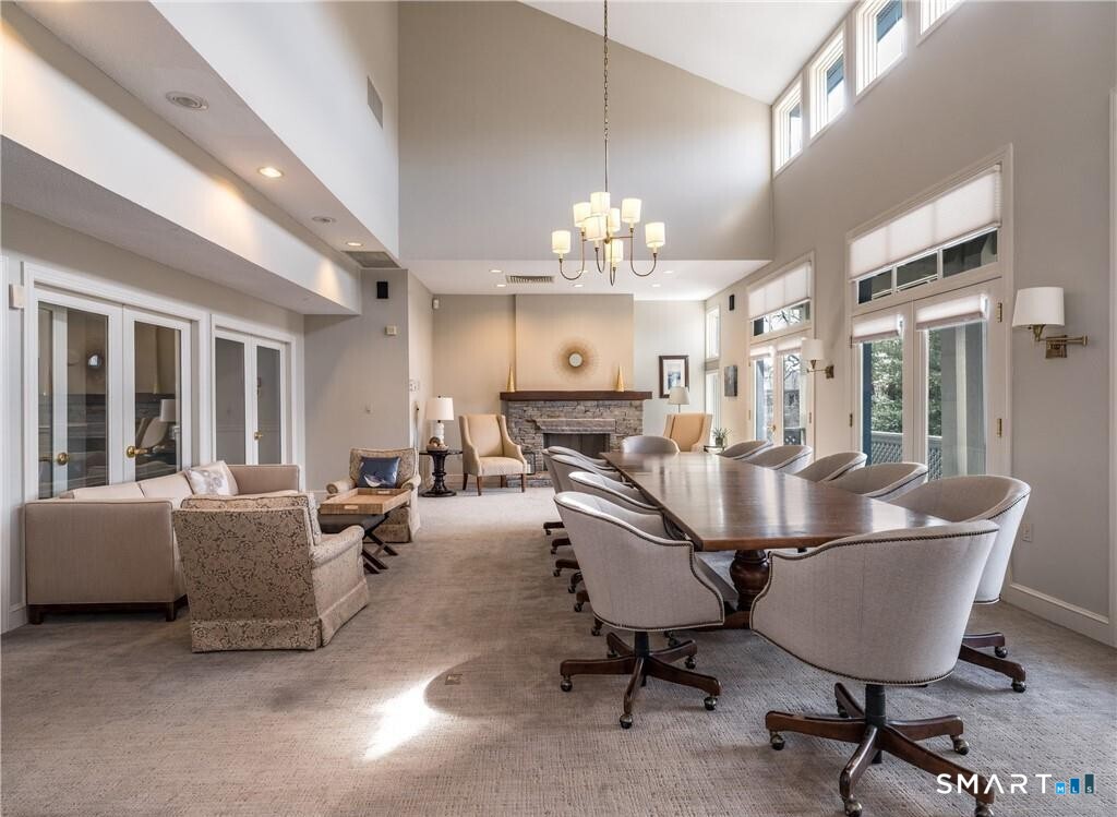 4 Thistle Hollow Avon CT 06001