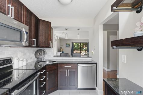 20 Evergreen Trail Farmington CT 06032