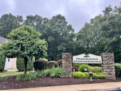 17 Parkwoods Drive Norwich CT 06360