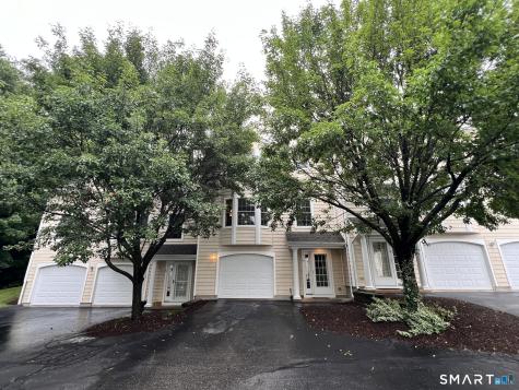 17 Parkwoods Drive Norwich CT 06360