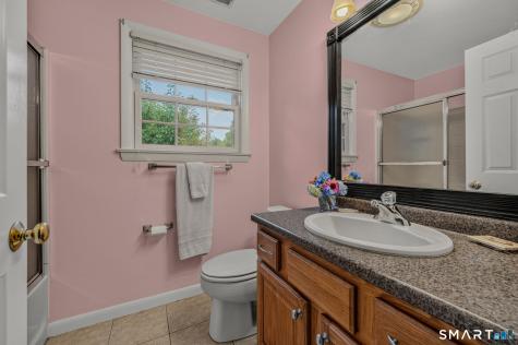 17 Parkwoods Drive Norwich CT 06360