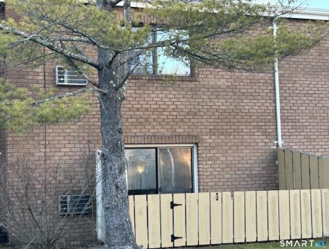 111 Sutton Place Bloomfield CT 06002