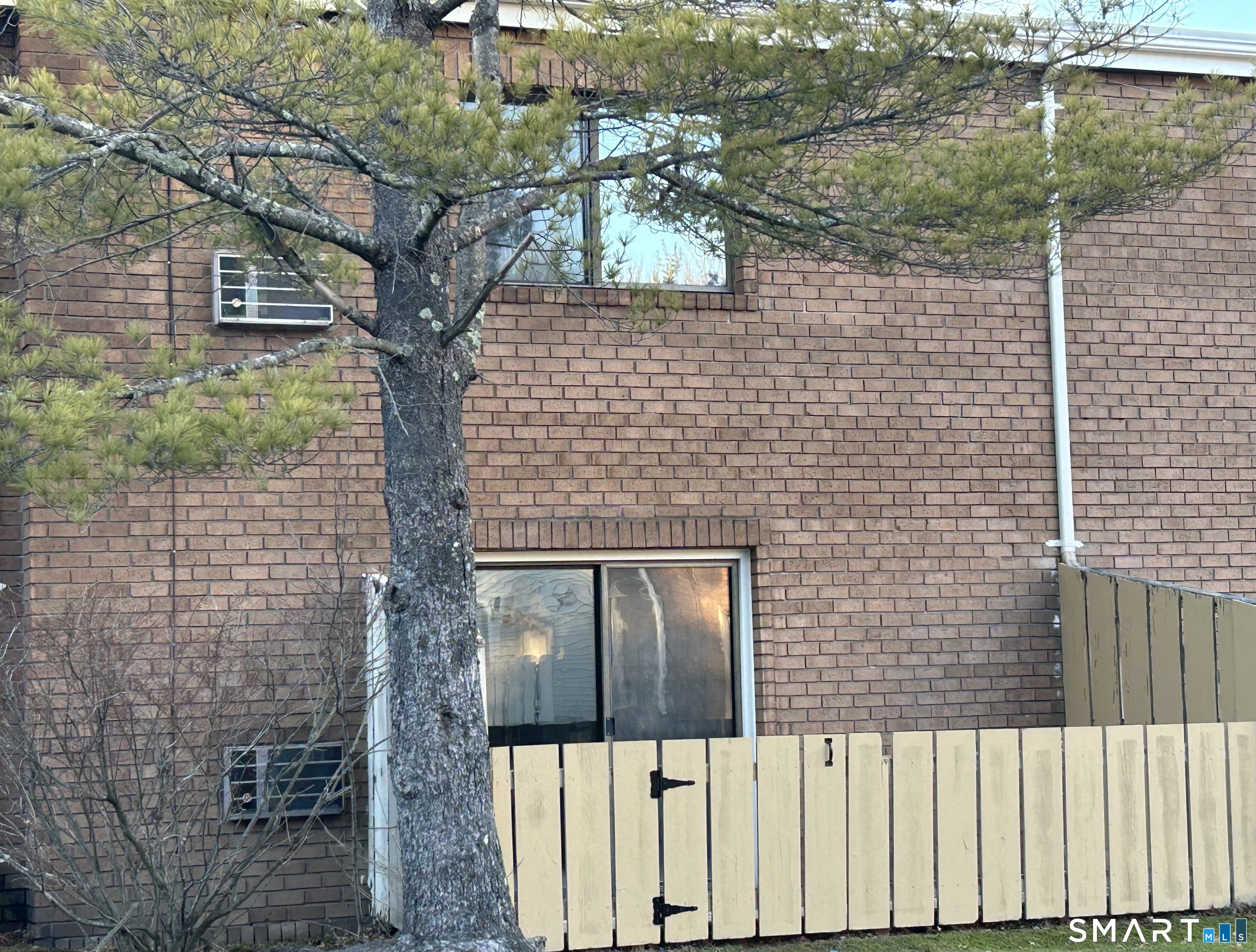 111 Sutton Place Bloomfield CT 06002