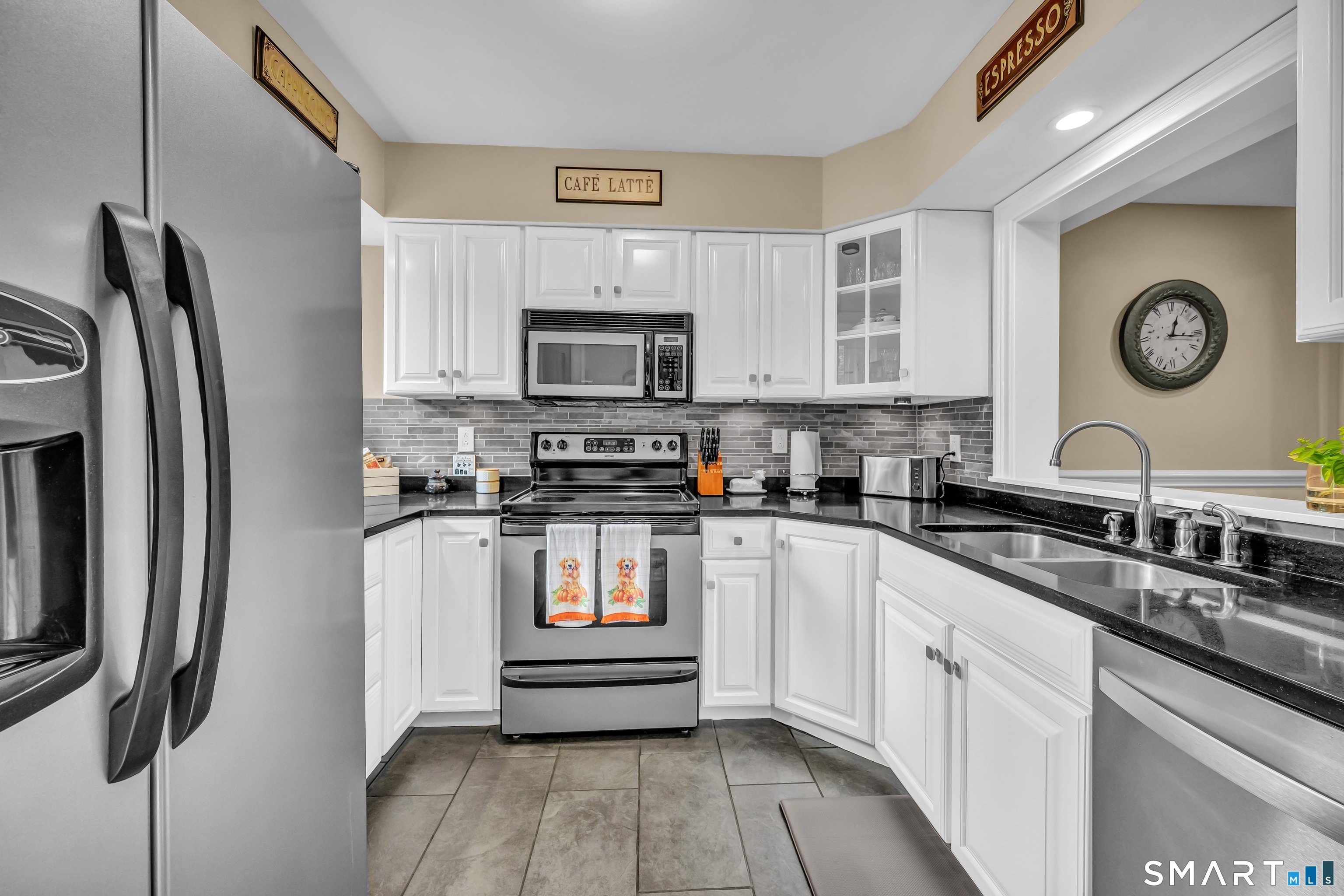 6 Highpoint Court Woodbury CT 06798