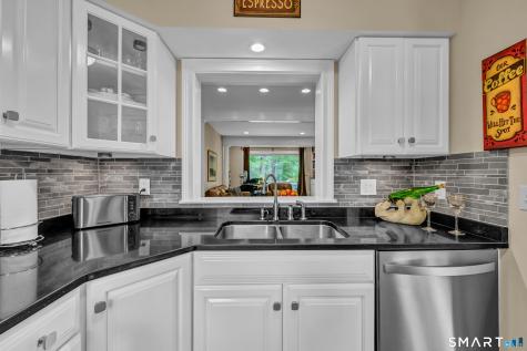 6 Highpoint Court Woodbury CT 06798
