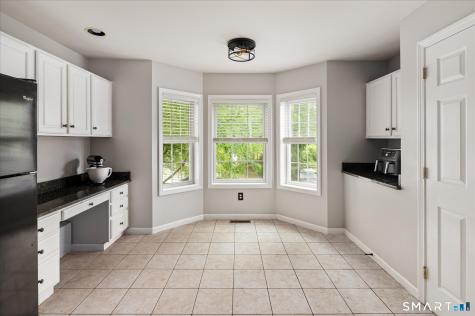506 Larson Drive Danbury CT 06810