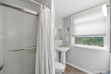 6-B Country Squire Drive Cromwell CT 06416