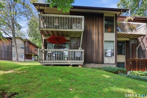 6-B Country Squire Drive Cromwell CT 06416