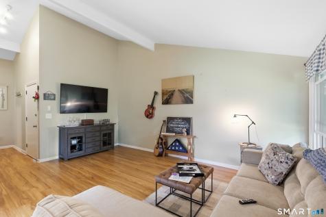 6-B Country Squire Drive Cromwell CT 06416