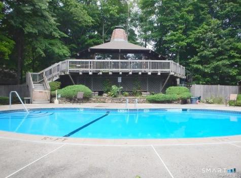 6-B Country Squire Drive Cromwell CT 06416