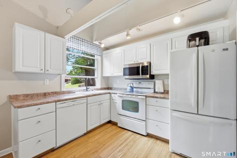 6-B Country Squire Drive Cromwell CT 06416