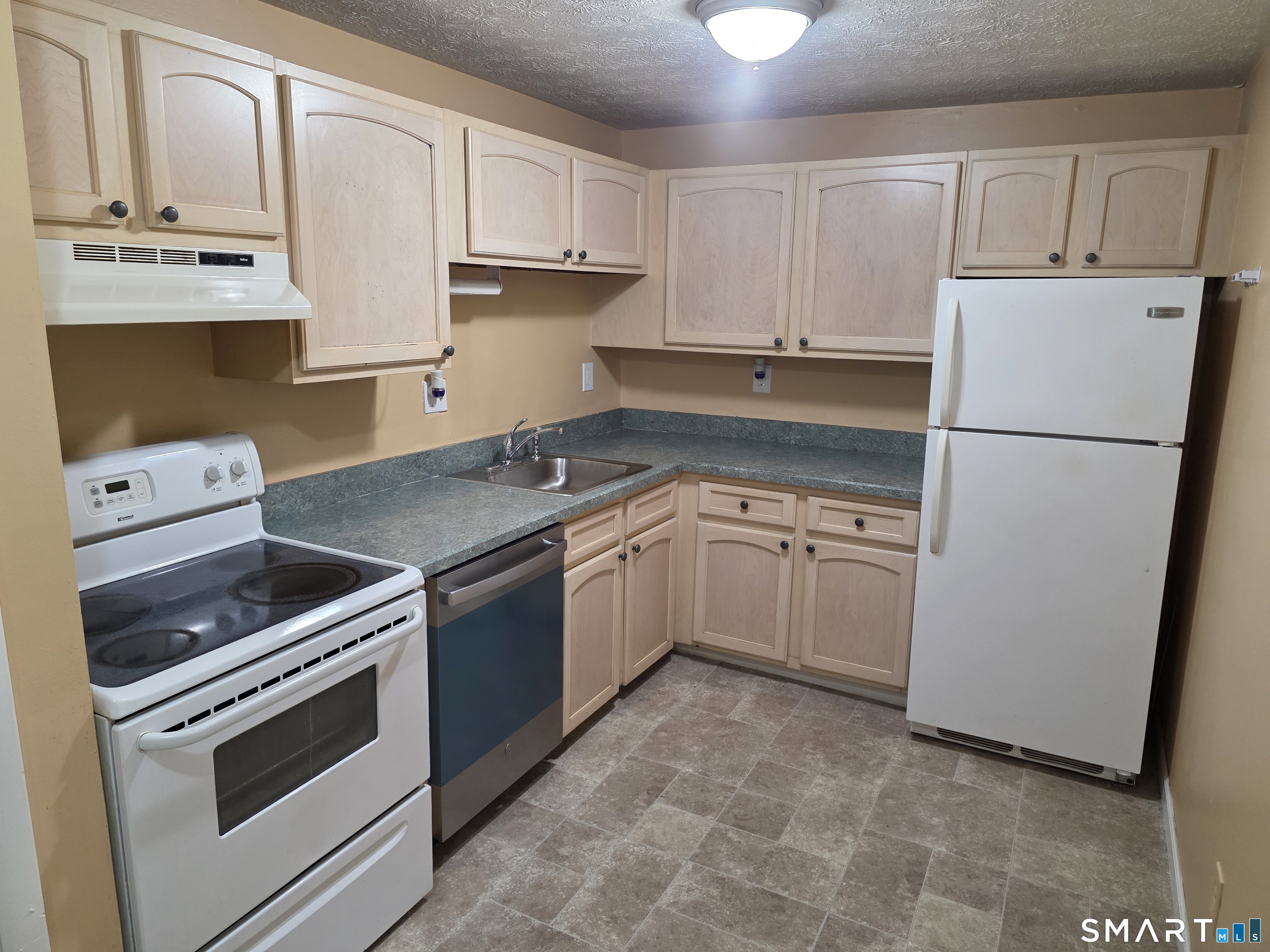 949 Pleasant Valley Road South Windsor CT 06074