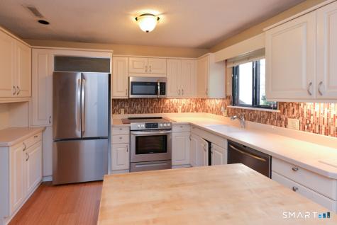 783 Heritage Village Southbury CT 06488