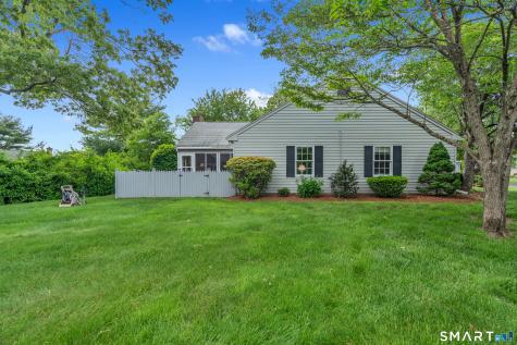 4 Aylesbury Circle Madison CT 06443