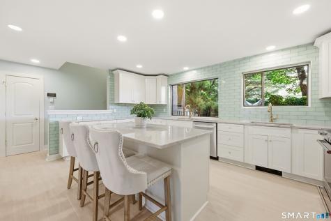 29 Great Meadow Lane Farmington CT 06032