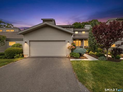 2 Shirecrest Avon CT 06001