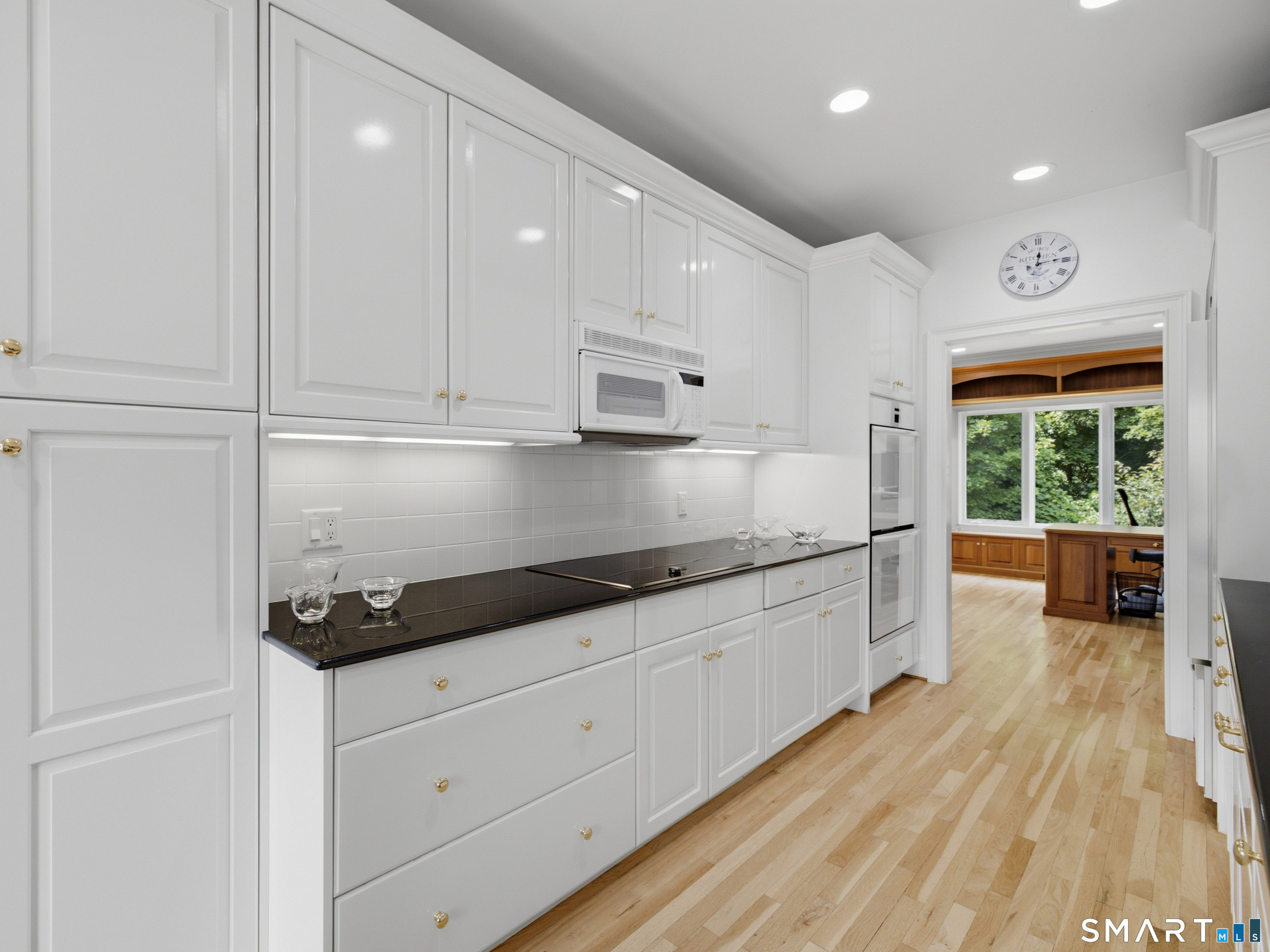 2 Shirecrest Avon CT 06001