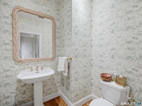 2 Shirecrest Avon CT 06001