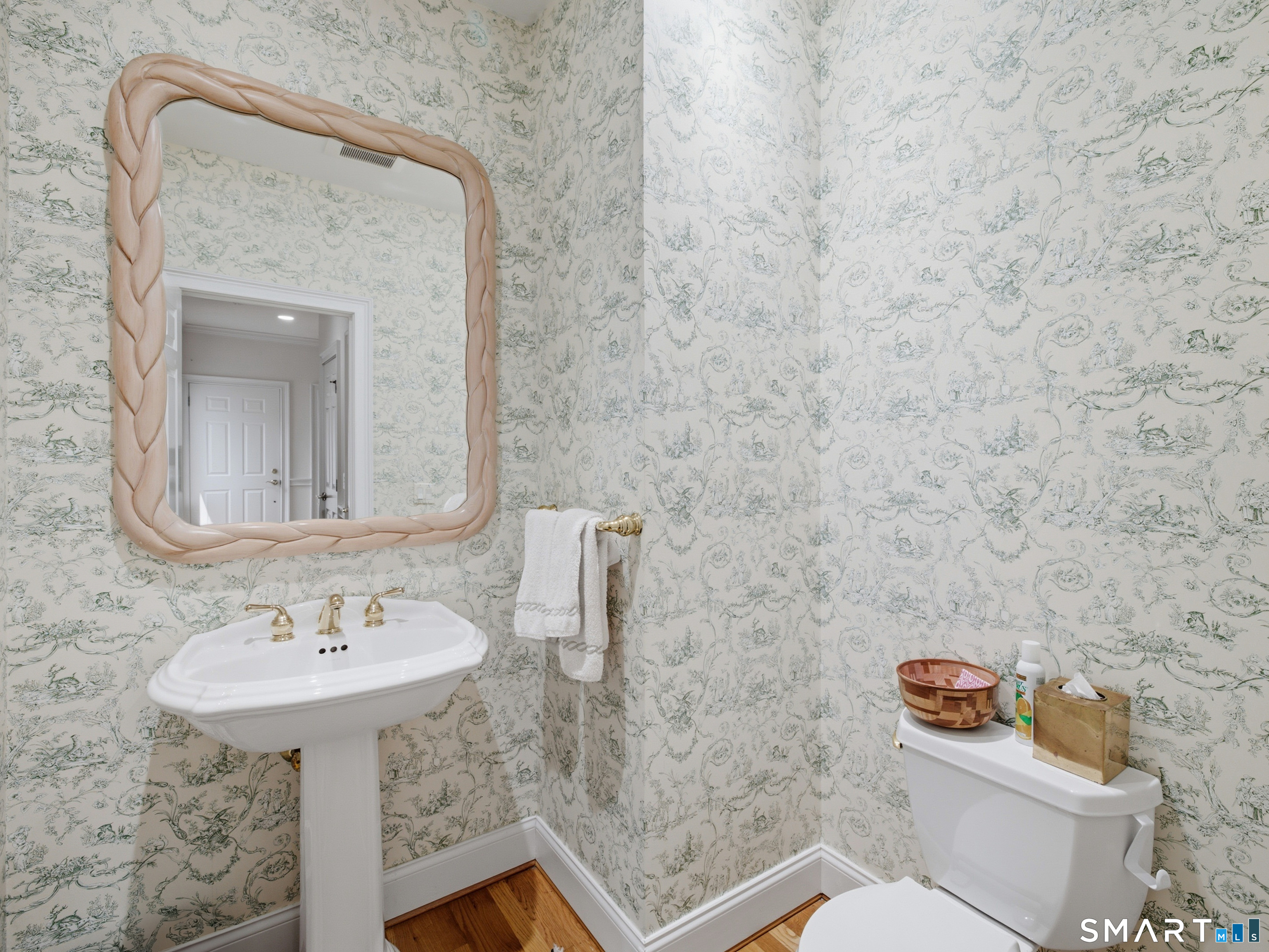 2 Shirecrest Avon CT 06001