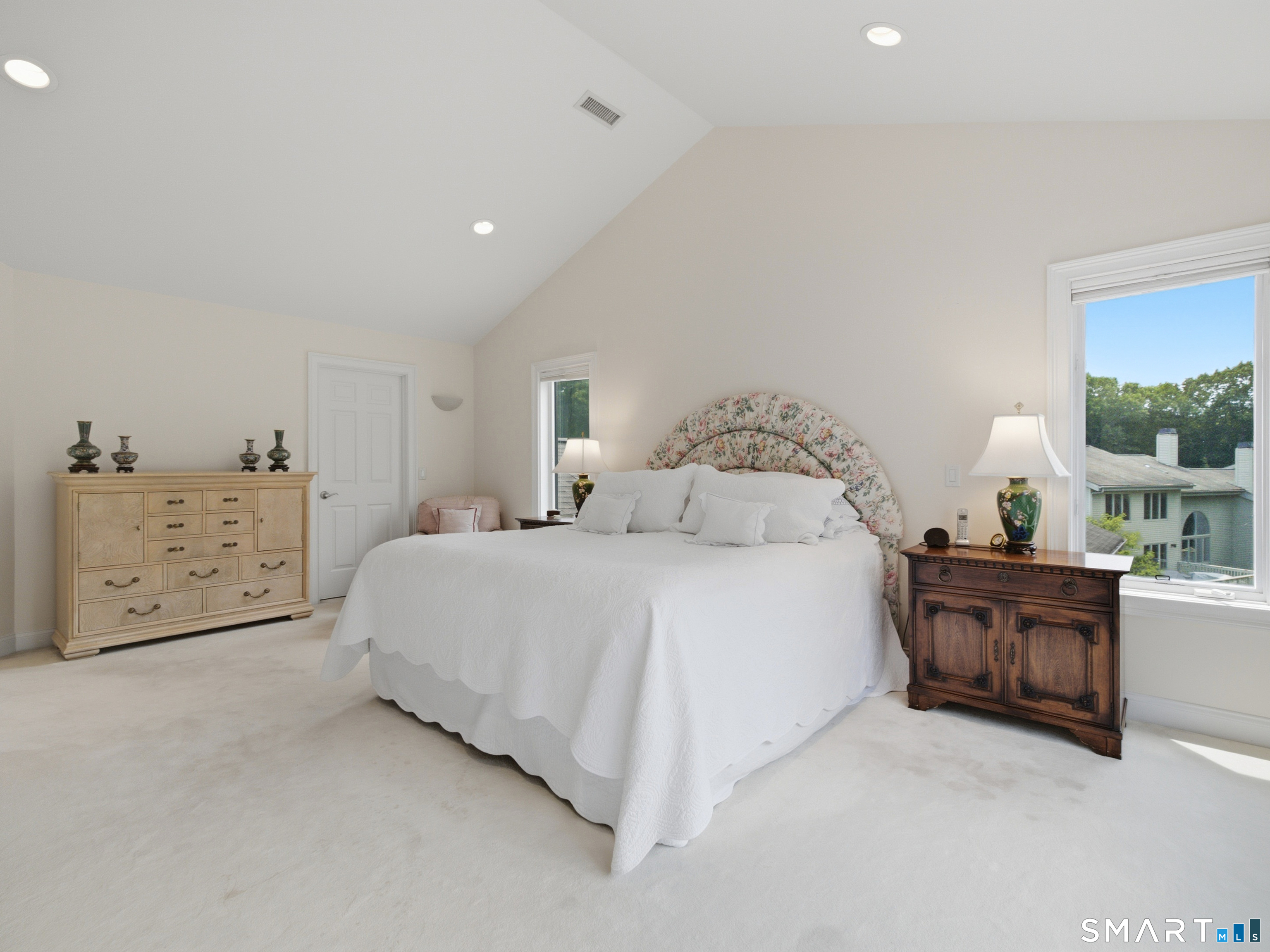 2 Shirecrest Avon CT 06001