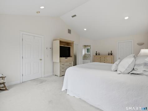 2 Shirecrest Avon CT 06001