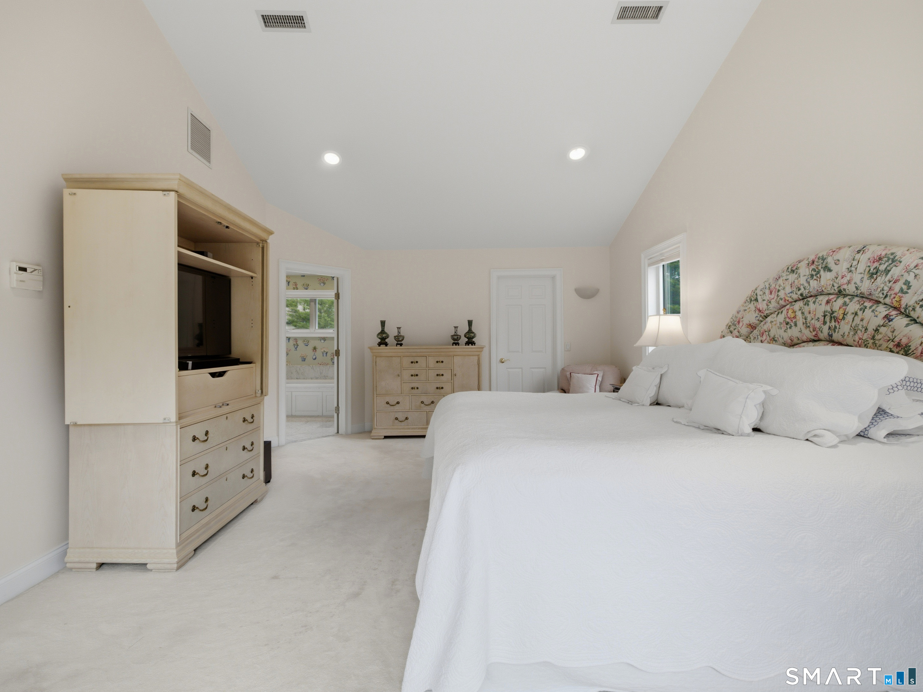 2 Shirecrest Avon CT 06001