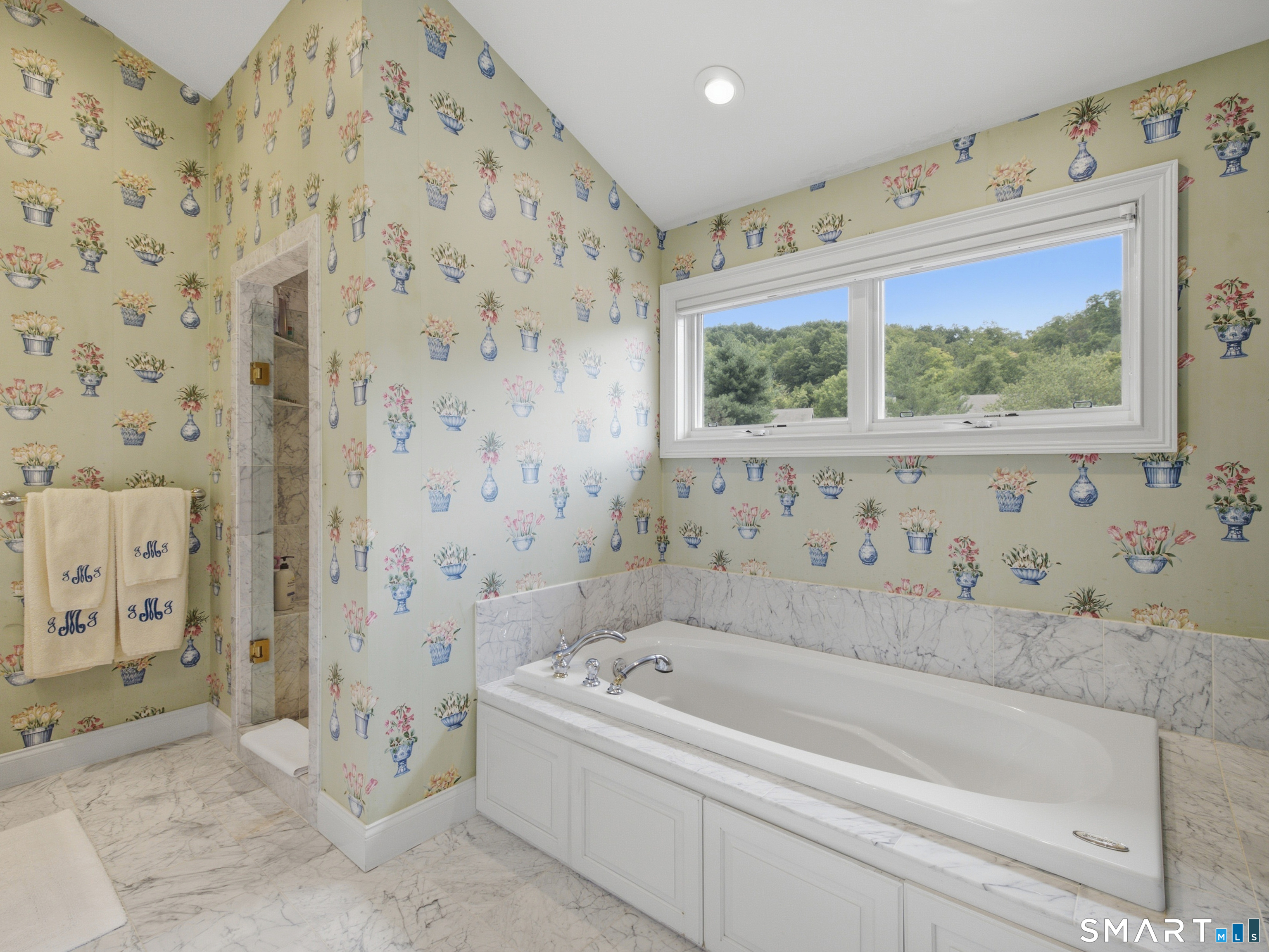 2 Shirecrest Avon CT 06001