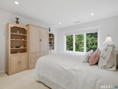 2 Shirecrest Avon CT 06001