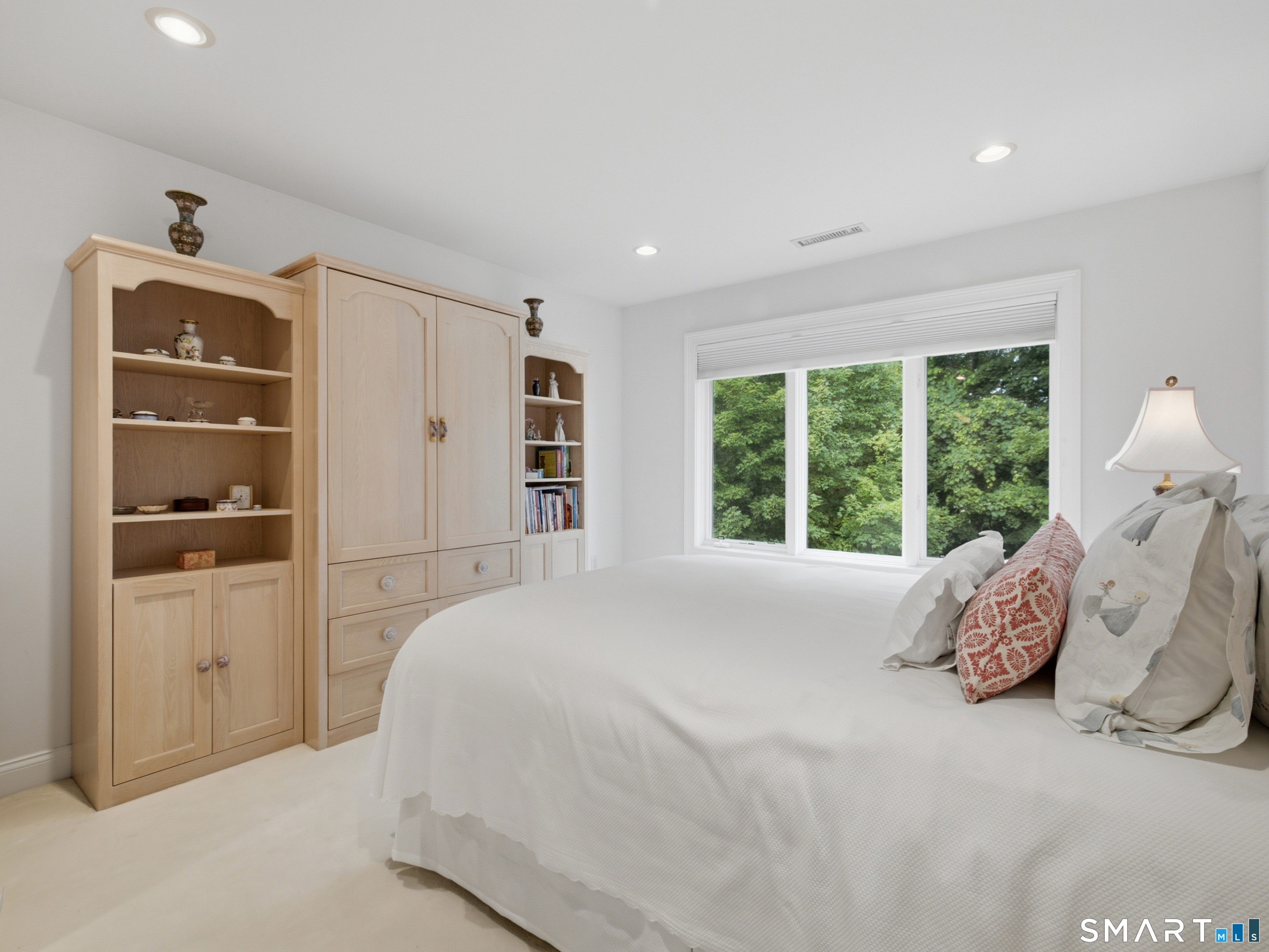 2 Shirecrest Avon CT 06001