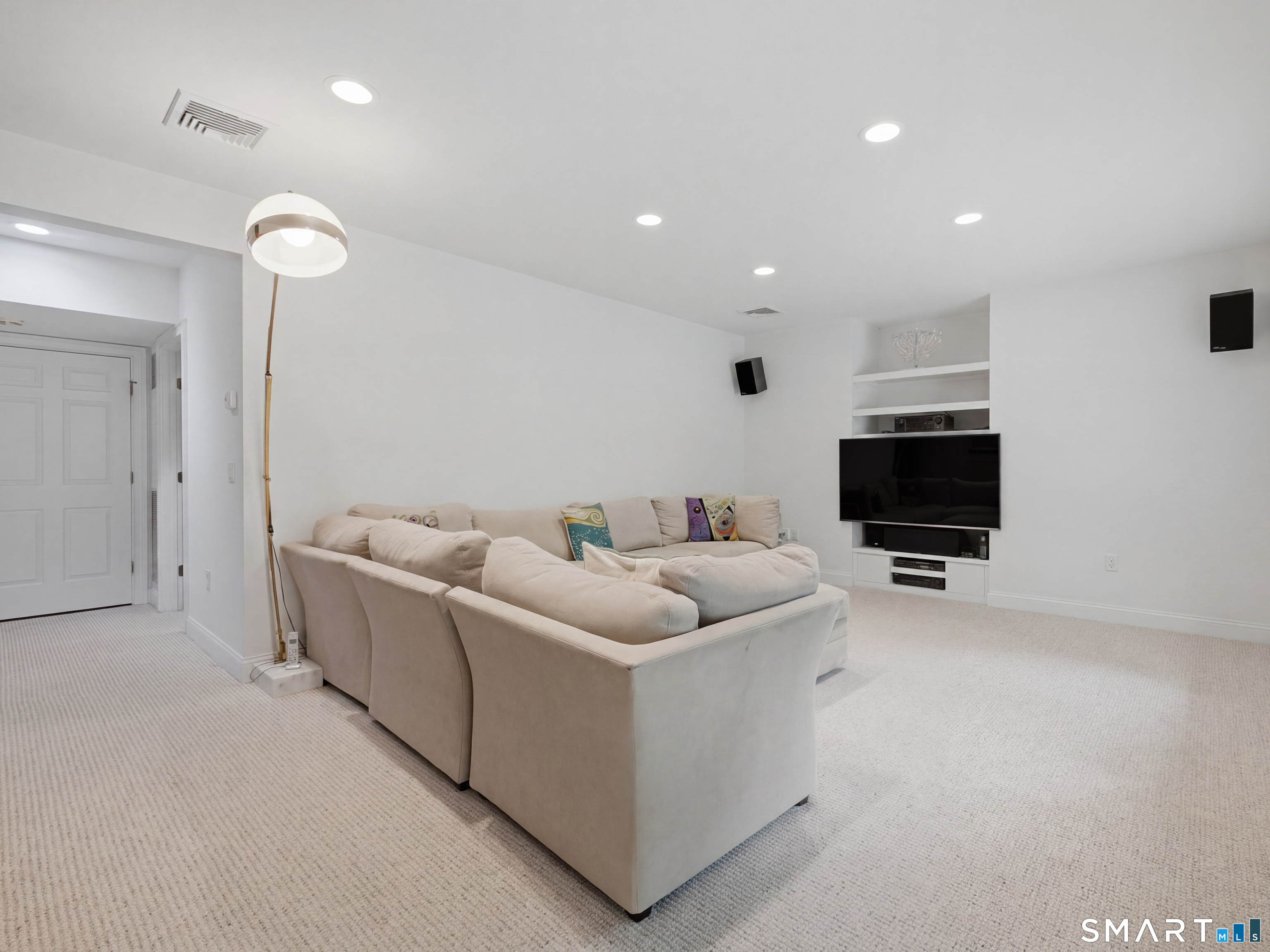 2 Shirecrest Avon CT 06001