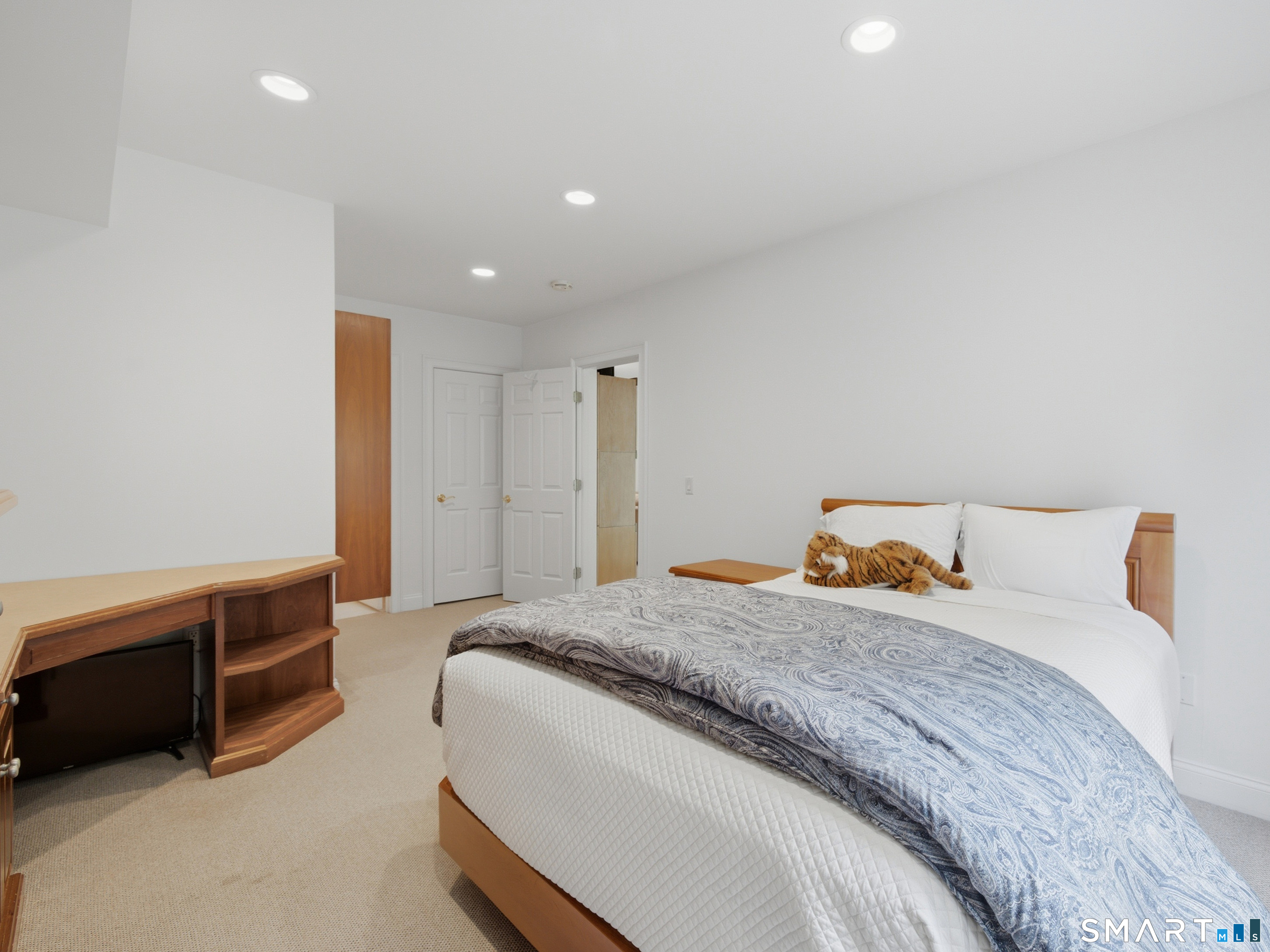 2 Shirecrest Avon CT 06001