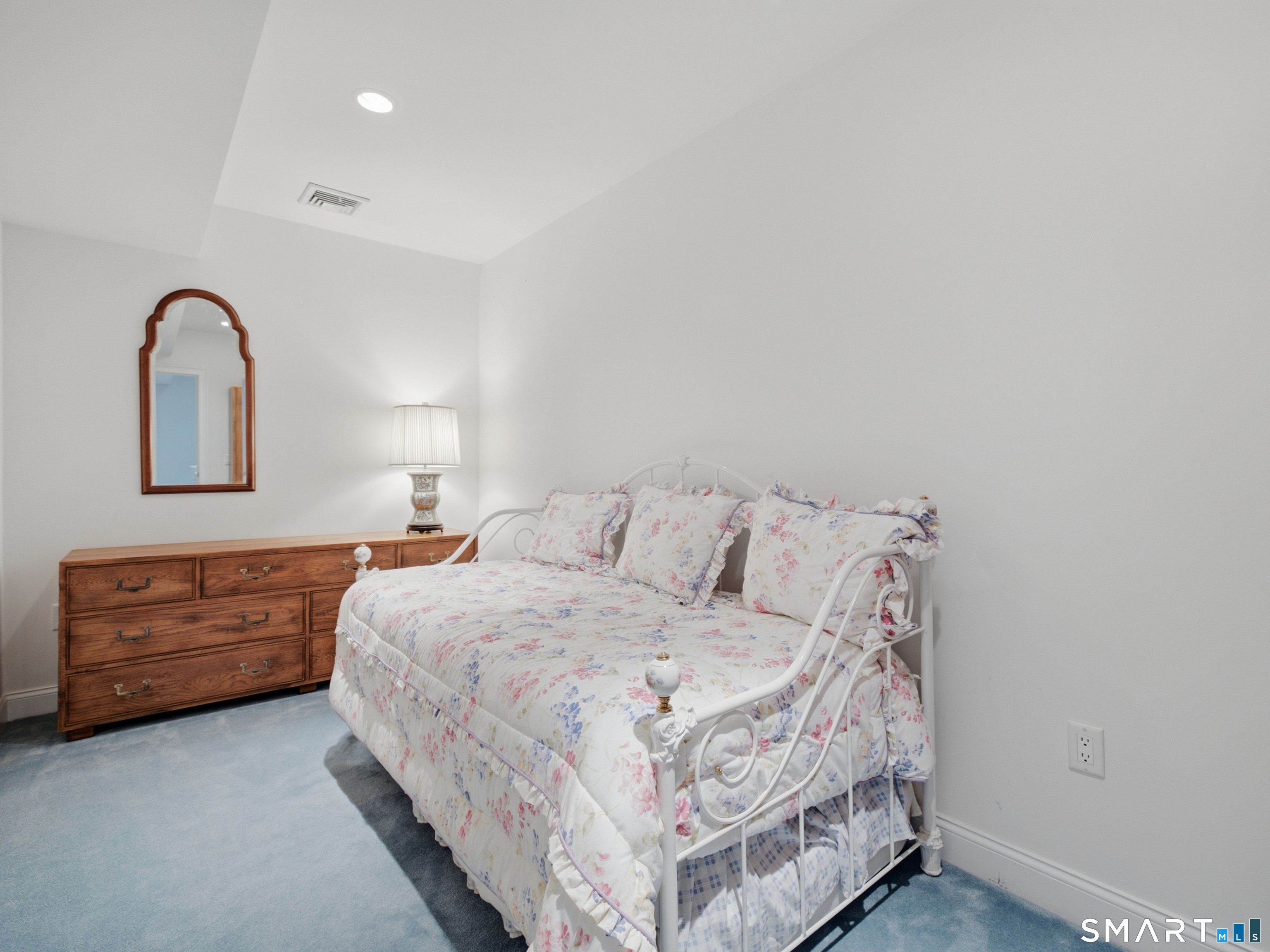 2 Shirecrest Avon CT 06001