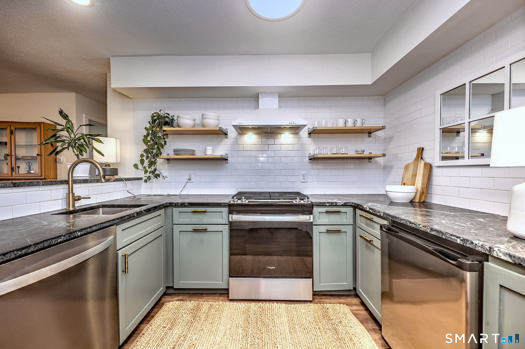 215 Beach Street West Haven CT 06516