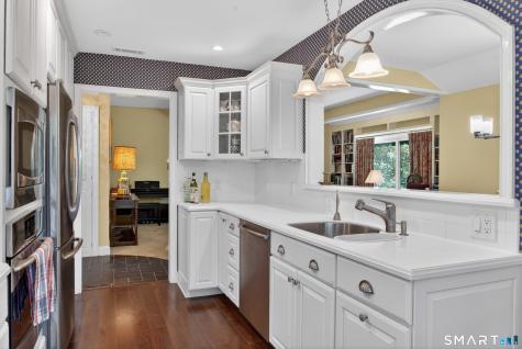 289 Heritage Village Southbury CT 06488