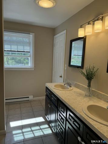 10 Countryside Lane Middletown CT 06457