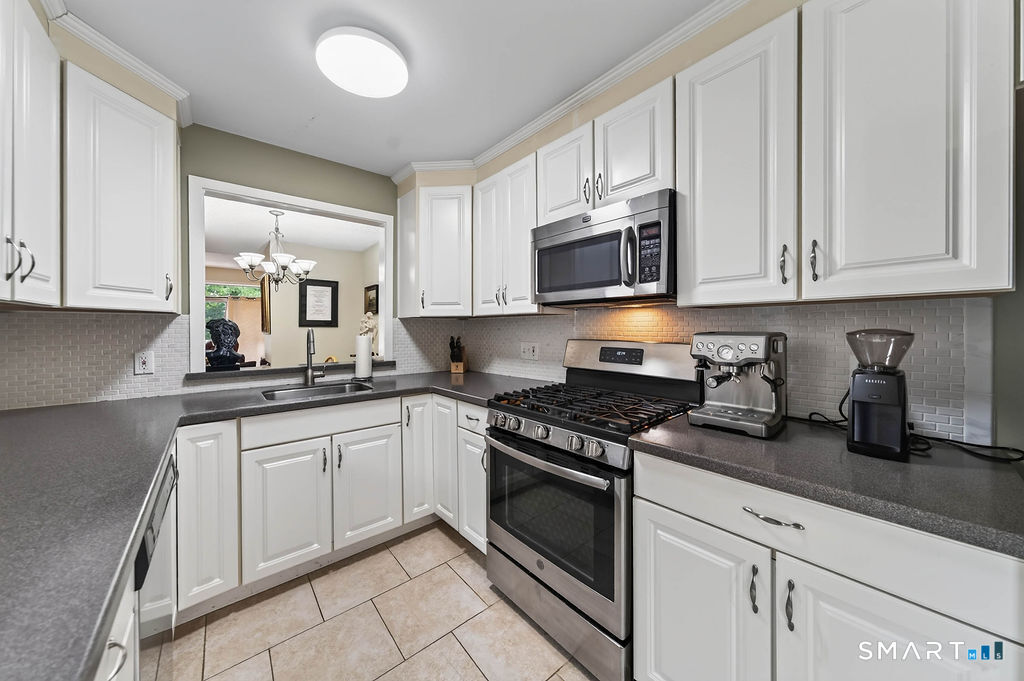 233 Mansfield Grove Road East Haven CT 06512