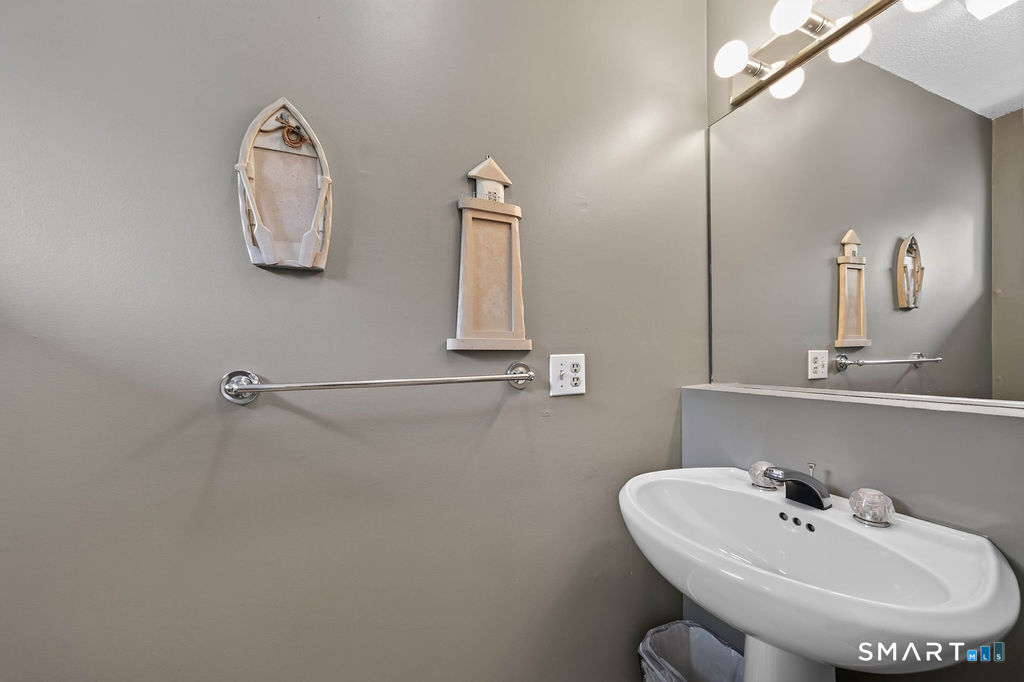 233 Mansfield Grove Road East Haven CT 06512