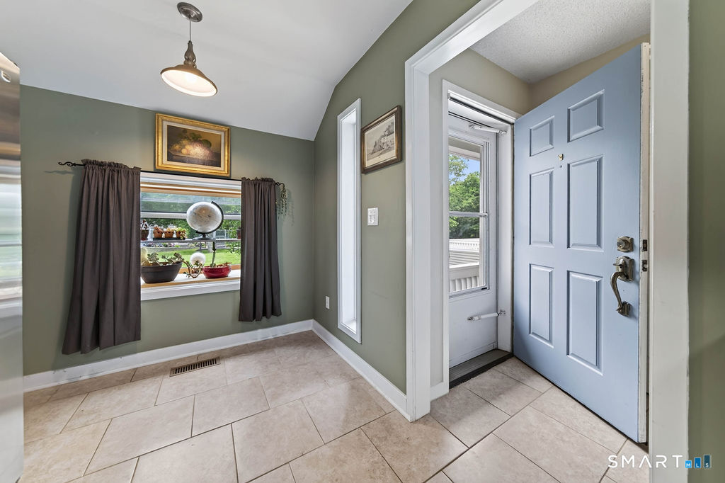 233 Mansfield Grove Road East Haven CT 06512