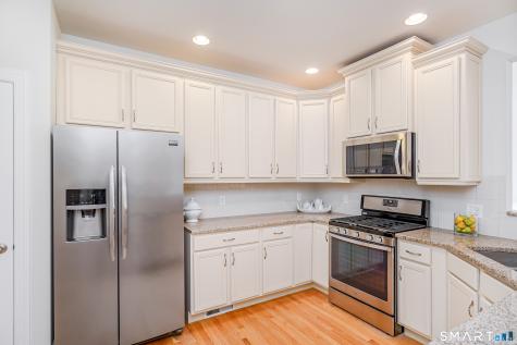 23 Woods Lane Newtown CT 06470