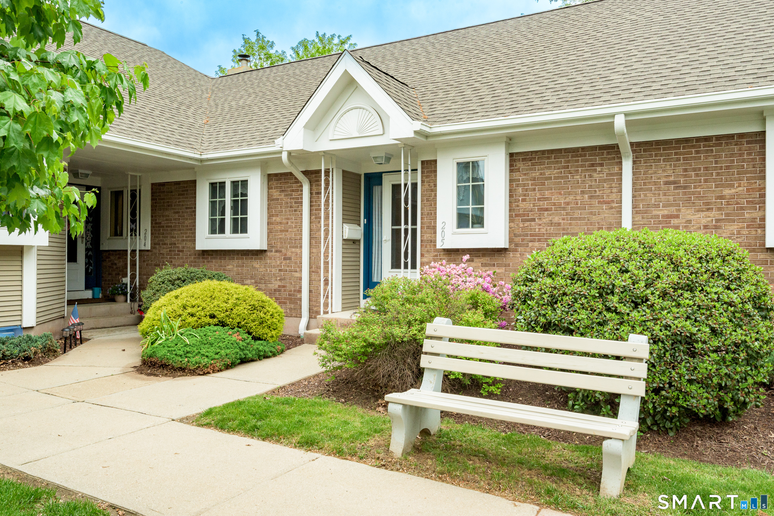 205 Wyndemere Court South Windsor CT 06074
