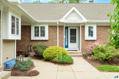 205 Wyndemere Court South Windsor CT 06074