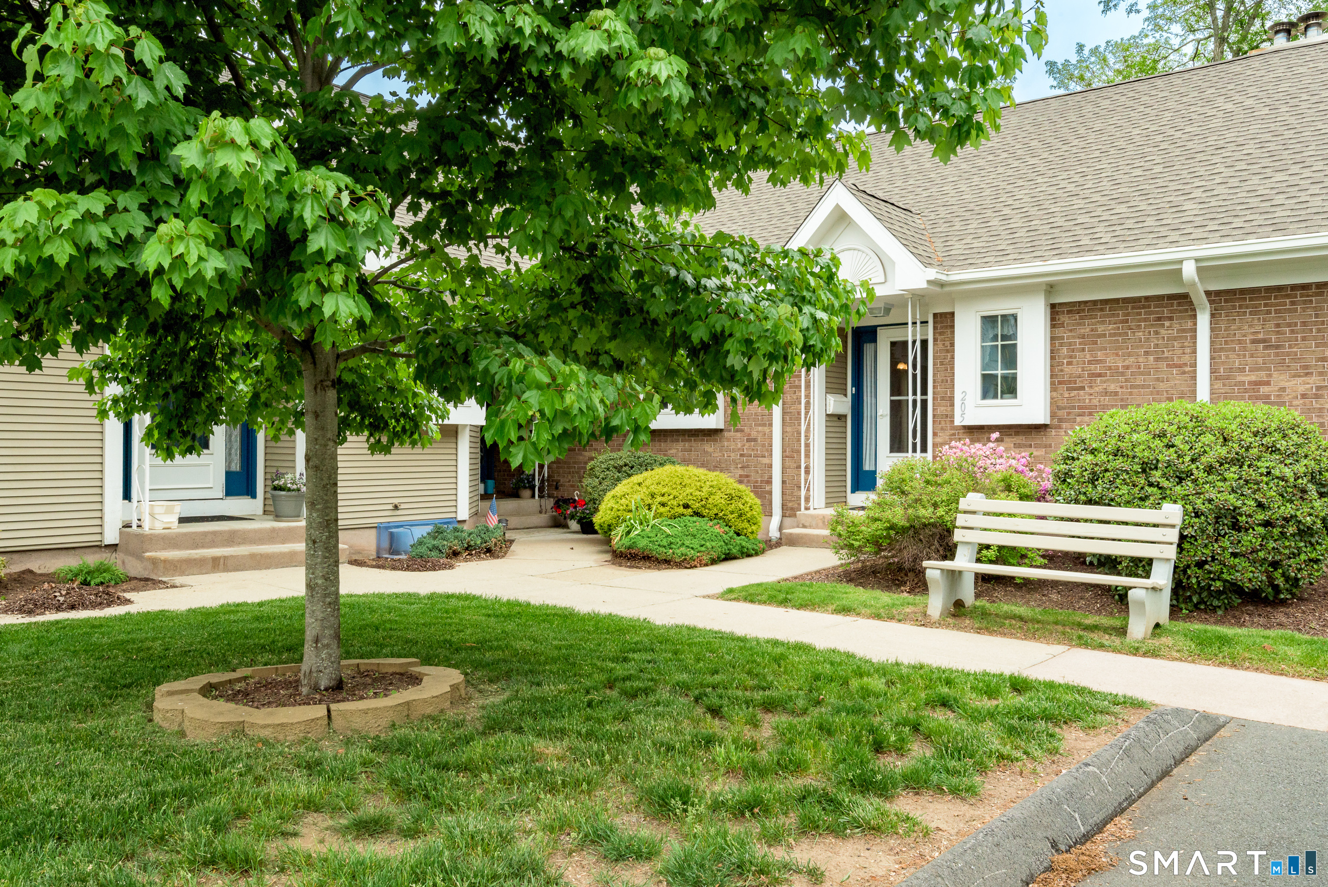 205 Wyndemere Court South Windsor CT 06074