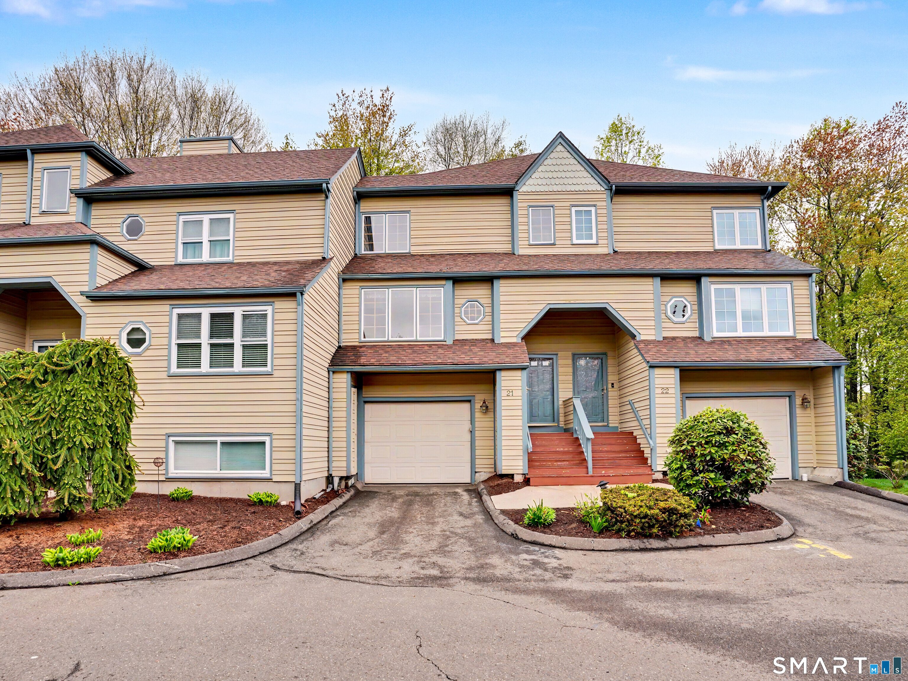 21 L Hermitage Drive Shelton CT 06484