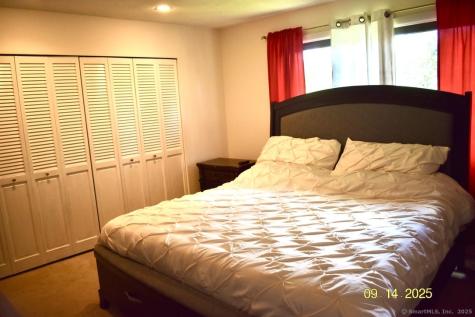 8 Tamarack Lane Woodbury CT 06798