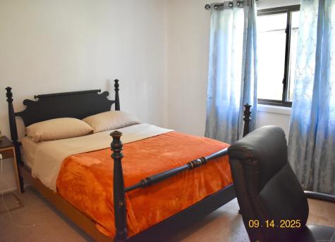 8 Tamarack Lane Woodbury CT 06798