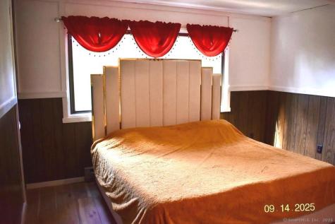 8 Tamarack Lane Woodbury CT 06798