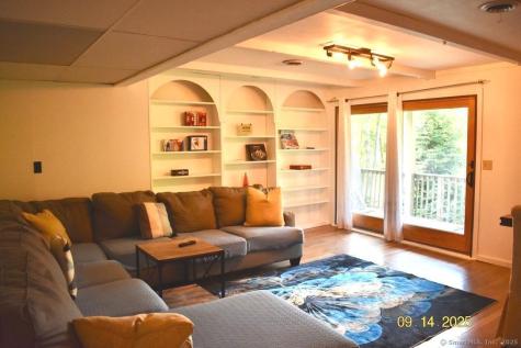 8 Tamarack Lane Woodbury CT 06798