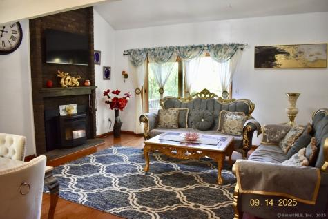 8 Tamarack Lane Woodbury CT 06798